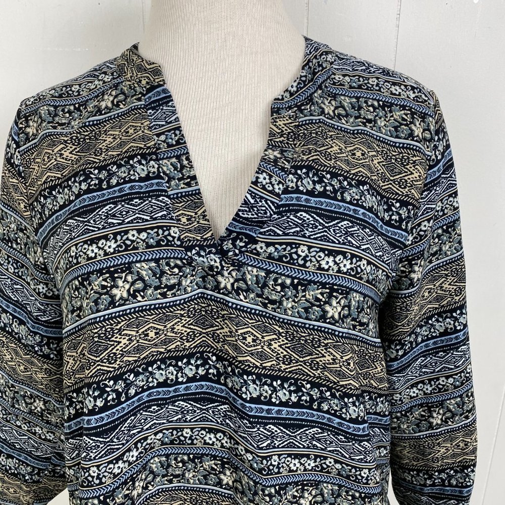 Pink Rose Black & Blue Patterned V-Neck Blouse - Picture 2 of 7